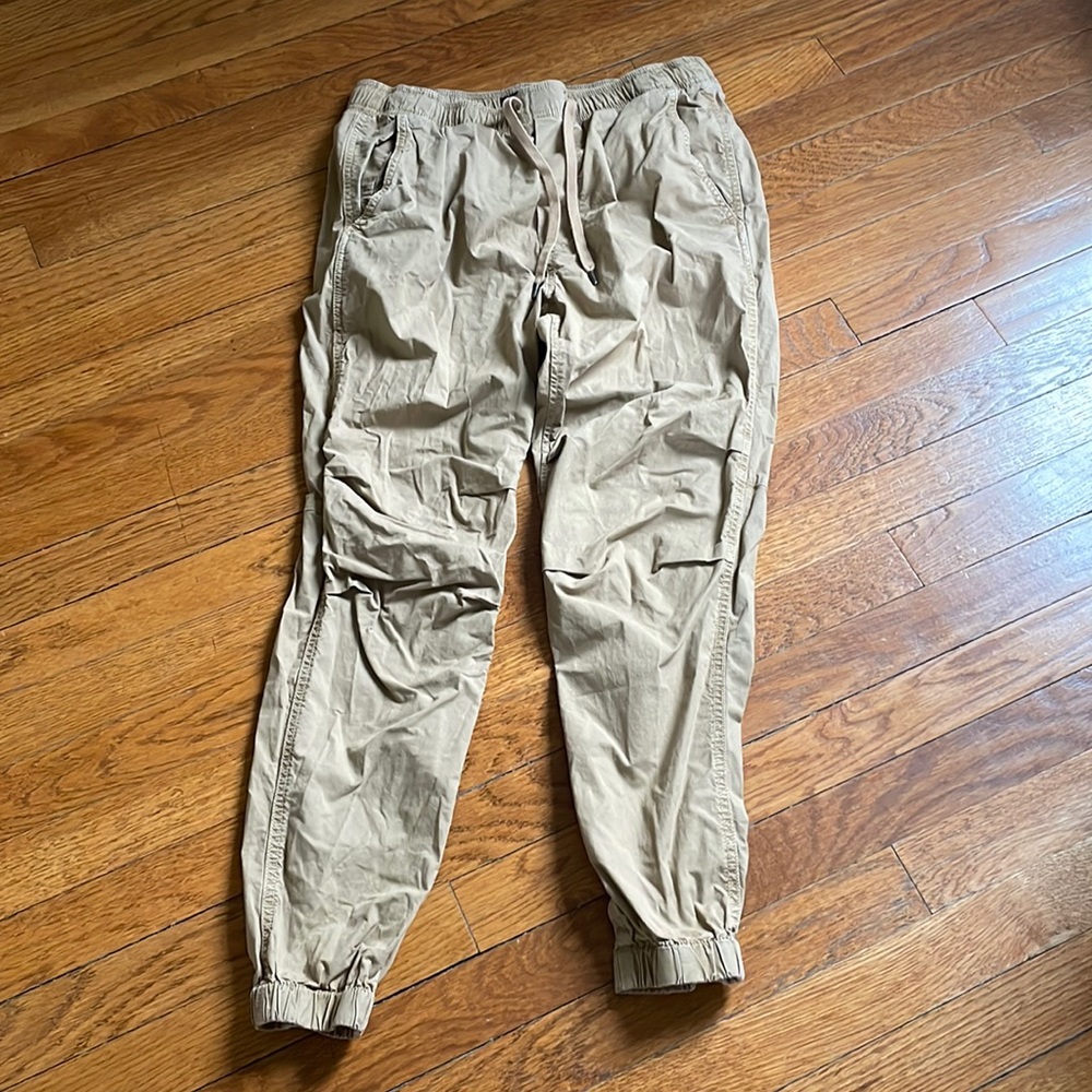 American Eagle Next Level Flex Khaki Joggers. Size S - Picture 5 of 5